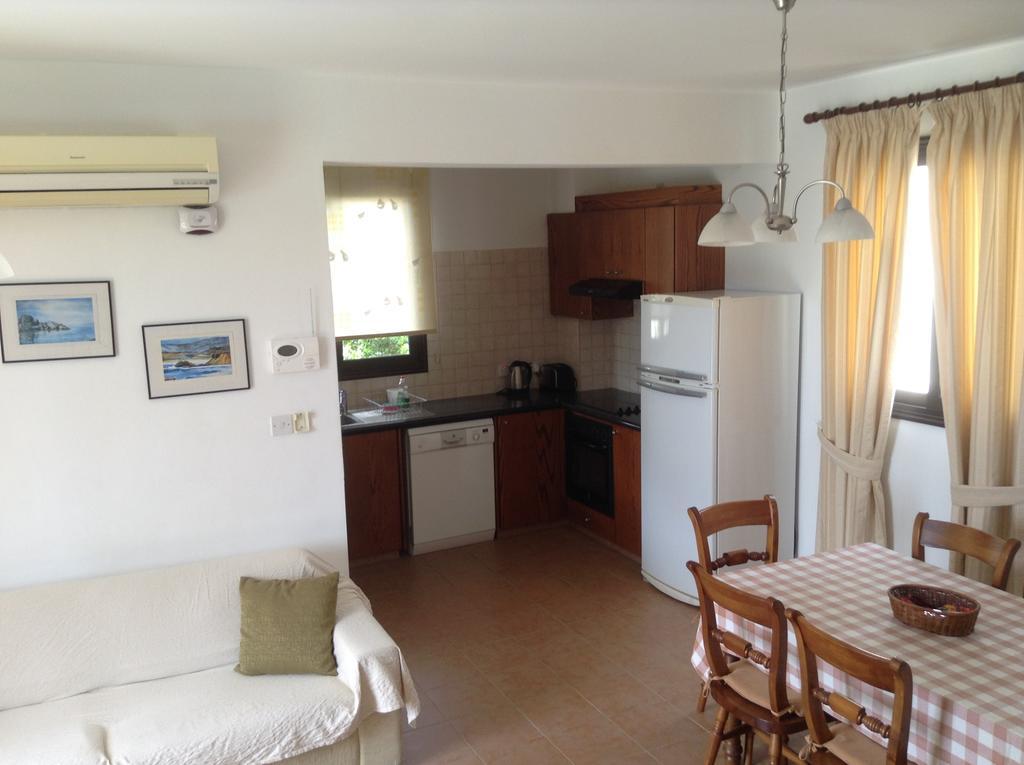 Aura Holiday Villas Paphos Rom bilde