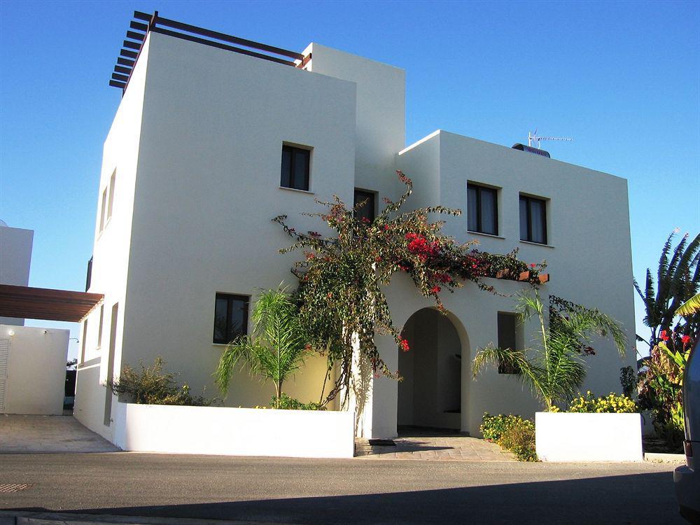 Aura Holiday Villas Paphos Eksteriør bilde